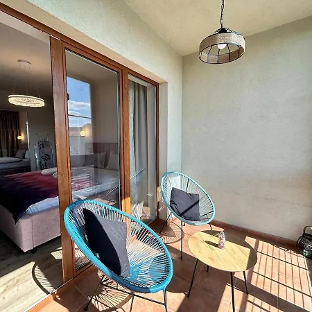 Paris - Free Private Parking *