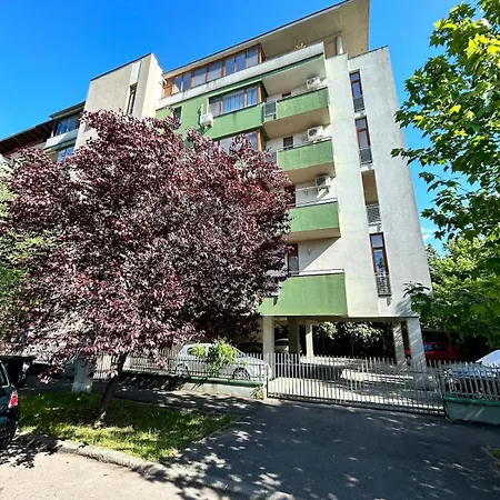 Paris - Free Private Parking *