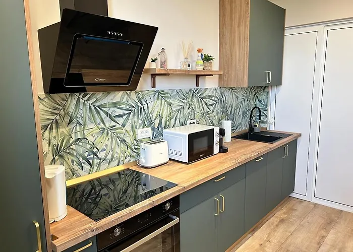 Paris - Free Private Parking *