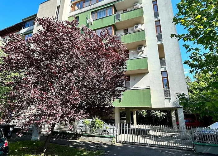 Paris - Free Private Parking *